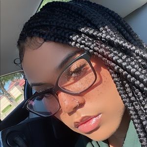 Meet your Posher, Sierra